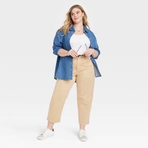 Universal Thread - Women's High-Rise
Barrel Leg Crop Tan